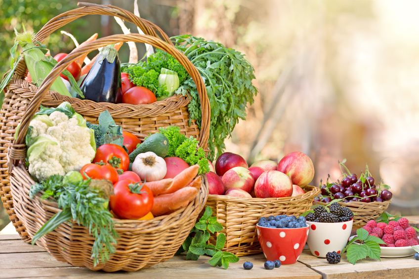 Superfoods professionals with nutrition and health training recommend